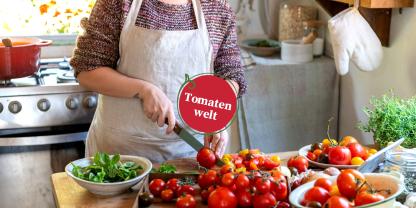 Was von der Tomatenernte nicht frisch gegessen wird, kann jetzt für die Vorratshaltung vorbereitet werden.