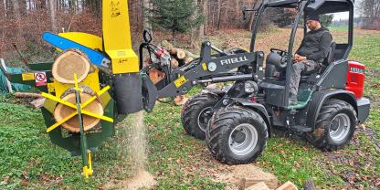 Der Dominator Pro 500 von Amselgruber ist ein leichter Sägespalter.