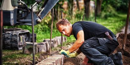 Gartenbauer-AdobeStock_119086153
