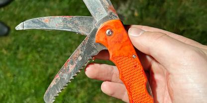 Das Böker HL Triple Pocket Knife wartet mit drei verschiedenen Klingen auf.