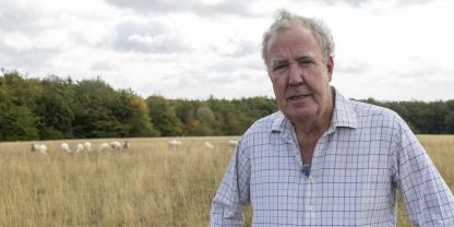Jeremy Clarkson auf einer Wiese
