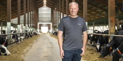 Kühe und Mitarbeiter sind Frank Cordes wichtig. Beide tragen zum Erfolg des Betriebs maßgeblich bei.