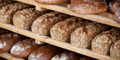 Brot-Bäcker-AdobeStock_28125564