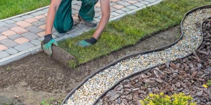 Gartenbauer-AdobeStock_320823250