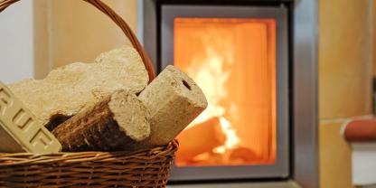 Holzbriketts gibt es nicht nur in verschiedenen Formen – sondern auch Qualitäten.