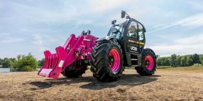 Eine Spezialanfertigung eines Teleskopladers von JCB in Pink